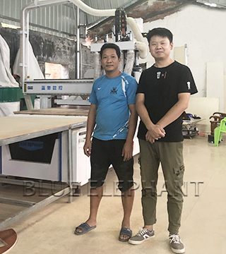 直排式自動換刀開料機(jī)